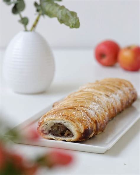 Strudel De Manzana Breadandcake