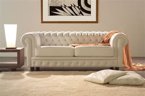 Chesterfield Displays A Stunning Deep Buttoned Pattern That Has Evolved