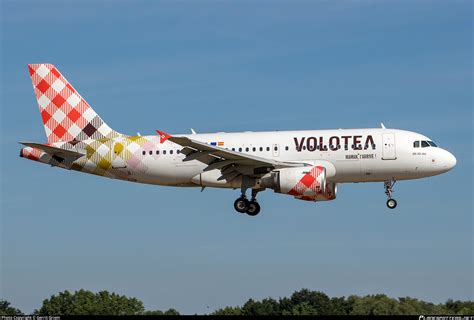 EC MUC Volotea Airlines Airbus A319 112 Photo By Gerrit Griem ID