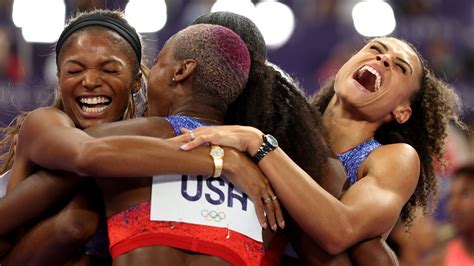 U S Womens 4x400m Relay Dominates For Gold Nbc Olympics