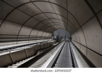 Interior Train Station Stock Photo 2293410237 | Shutterstock