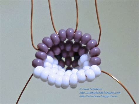 ปักพินในบอร์ด Beads And Wire ไอเดียของขวัญ การร้อยลูกปัด