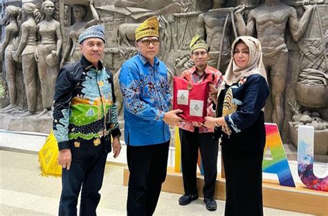 Dorong UMKM Naik Kelas Produk Unggulan Riau Dipamerkan Di Sarinah