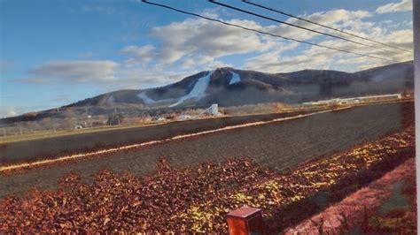 特急トロッコ号 on Twitter 遠軽駅付近で秋の景色と共に スキー場もうっすら雪景色 https t co xFKxDYBtih