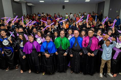 UEMA Uema realiza colação de grau do Campus Santa Inês