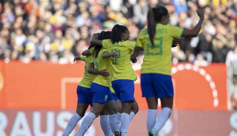 Com Debinha E Marta De Volta Seleção Brasileira Divulga Lista Inédita