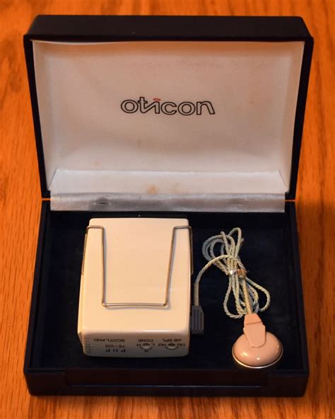 Vintage Oticon Transistor Body Hearing Aid Model P11P Made In