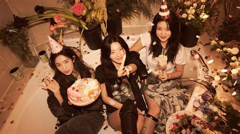 Red Velvet Kpop 레드벨벳 Birthday Girls Seulgi Kang Seul Gi Irene