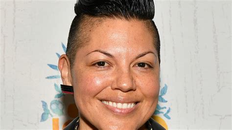 Sara Ramirez Joins Sex The City Revival As Non Binary Character Che