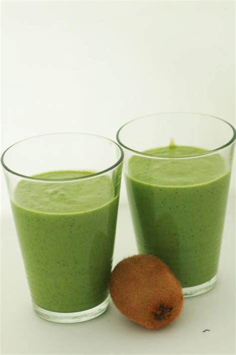 Smoothie Aux Pinards Avocat Et Kiwi Recette Verte Et V G Tarienne