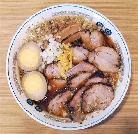 麺処 そら亭｜背脂煮干しラーメン 肉増し 並盛り（脂少な目）