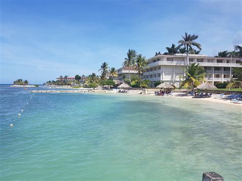 Holiday Inn Montego Bay beach (Montego Bay beach) 🏖️, (Jamaica)- see ...