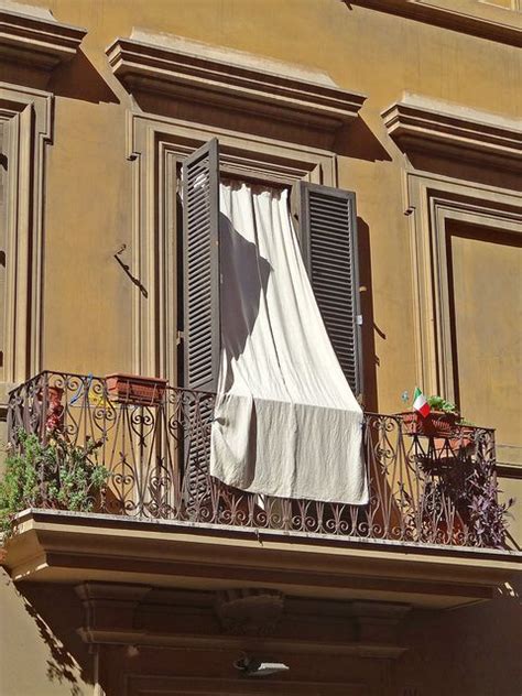 Rome Window 003 Rome Windows Renting A House