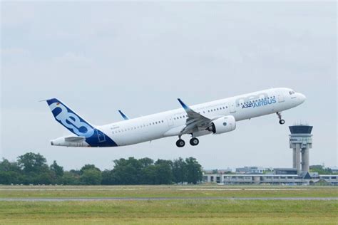 Toulouse Deux groupes commandent 45 avions de la famille A320neo à Airbus