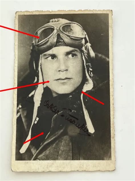 FOTO PORTRAIT PILOT mit Fliegerhaube Widmung von 1945 PK Größe EUR 5