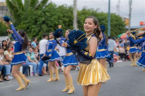 MANABÍ Todo listo para los desfiles estudiantil y cívico por los 203