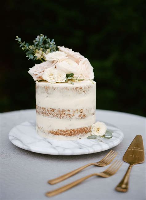 22 Seasonal Wedding Cake Ideas For A Winter Wedding Winter Wedding