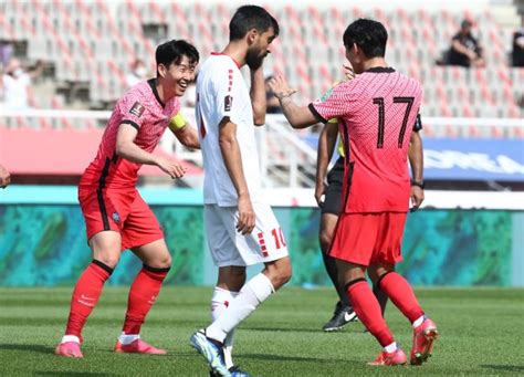 손흥민 결승골 한국 레바논에 2 1 역전승조 1위로 최종예선 진출 파이낸셜뉴스