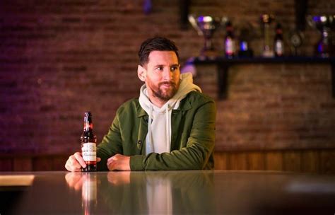 Ezenwayi Camp Nou On Twitter Messi Pictured Drinking Budweiser