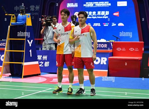 Chinese Badminton Players Liang Weikeng Wang Chang Defeat Malaysian