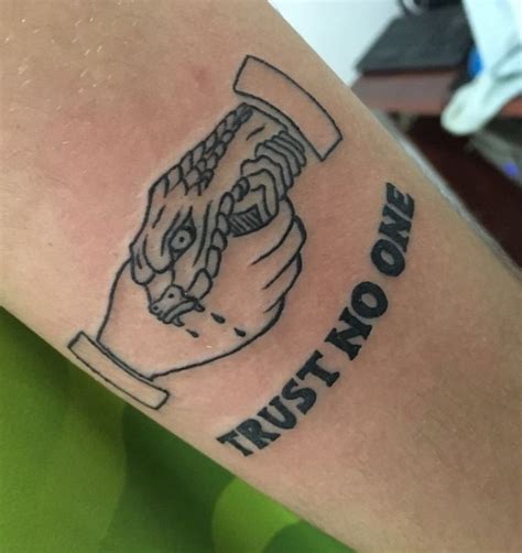 Trust No One Tattoo Tatuagemmasculina Tattoopequena Tattoos For