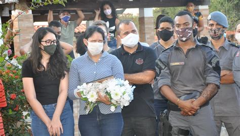 Corpo Do Soldado Frantiaiallo Gon Alves Sepultado Sob Forte Como O Gp