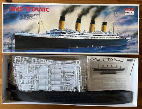 RMS Titanic Plastic Ship Model Kit 1405 1/350 Scale Academy Minicraft ...