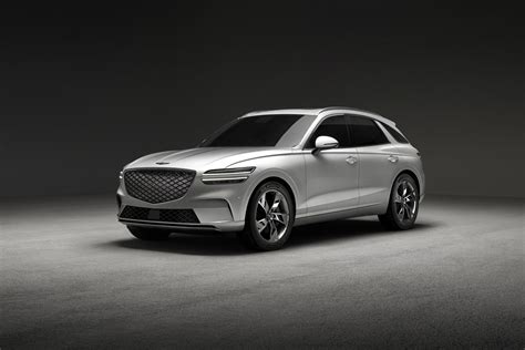 Genesis Electrified GV70 debuts with dual motors and all-wheel drive