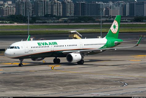 B 16212 EVA Air Airbus A321 211 WL Photo By CWong ID 1514420