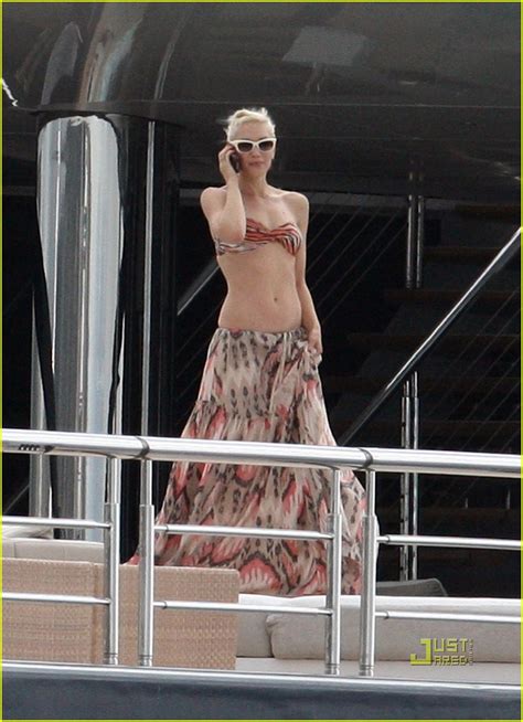 Gwen Stefani Bikini Bod On Luxury Boat Photo 2544215 00 Photos