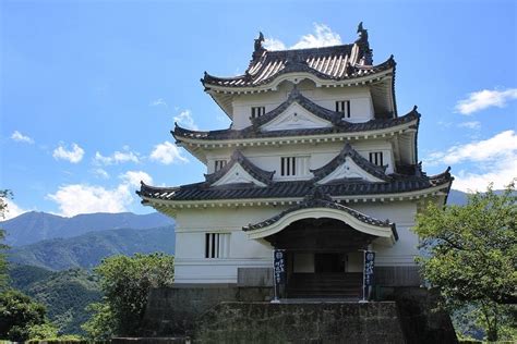 Uwajima Castle - Shikoku Tours