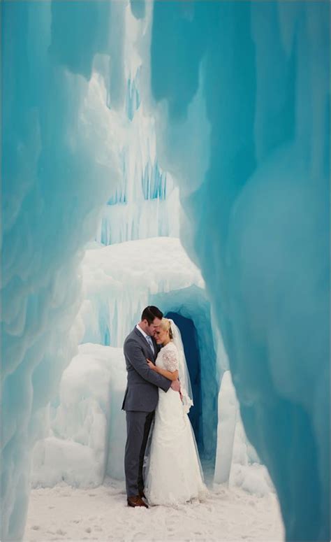 30 Charming Ice Blue Winter Wedding Ideas - Weddingomania