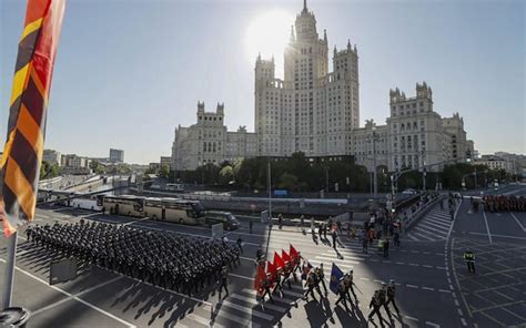 Parata 9 Maggio Un Solo Carro Armato Sovietico T 34 Nella Piazza Rossa