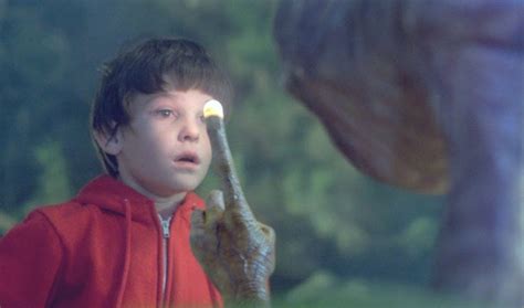 CLASSIC MOVIES: E.T.: THE EXTRA-TERRESTRIAL (1982)