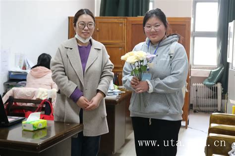 筑梦工程队之志愿服务系列 建筑工程学院开展三八妇女节献花活动