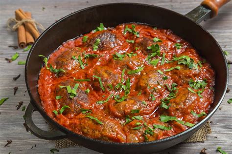 Greek Meatballs In Tomato Sauce With Cumin Soutzoukakia