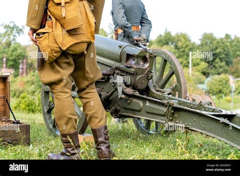 Primera Guerra Mundial 15 Cm Feldhaubitze M 14 Y Los Soldados Que