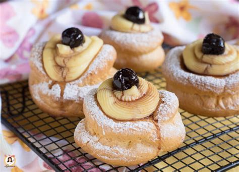 Zeppole Al Forno Dolce Di San Giuseppe Con Crema E Amarene