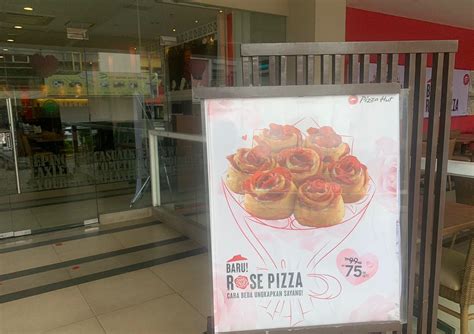 Sambut Hari Kasih Sayang Pizza Hut Launching Promo Rose Pizza Dan