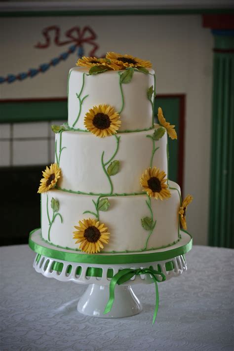 Our Beautiful Sunflower Cake Sunflower Cakes Cake Design Inspiration Cake Decorating