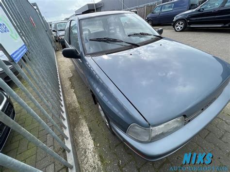 Daihatsu Charade 1 3 TX CX 16V Épave 1993 Gris