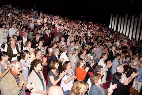 Forbach Action Culturelle Le Rideau Tombe Avec Une Standing Ovation