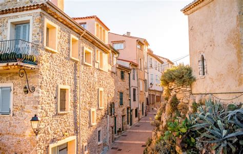 Antibes la ville parfaite pour apprendre le français en France