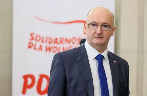 Nieoficjalnie Piotr Wawrzyk Wyszed Ze Szpitala Ma Zosta