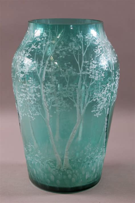 Large Etched Art Glass Vase Redlands Antique Auction