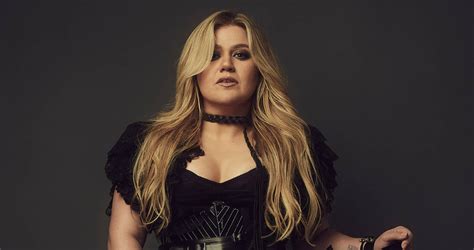 Kelly Clarkson Shares Two New Songs Reveals Chemistry Track List