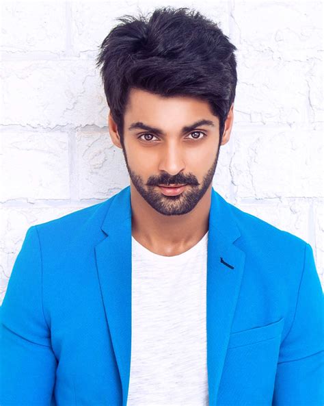 Karan Wahi Hot