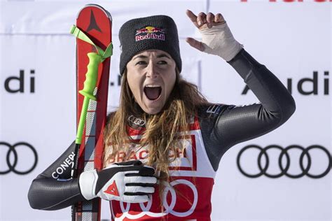 Ski Weltcup Sofia Goggia Gewinnt Erneut Trotz Gebrochener Hand