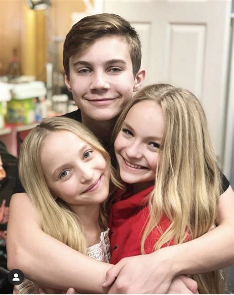 Brady, Lilly and Pressley reunited : r/dancemoms