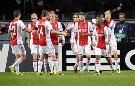 De Boer proud of 'lion hearted' Ajax | FourFourTwo